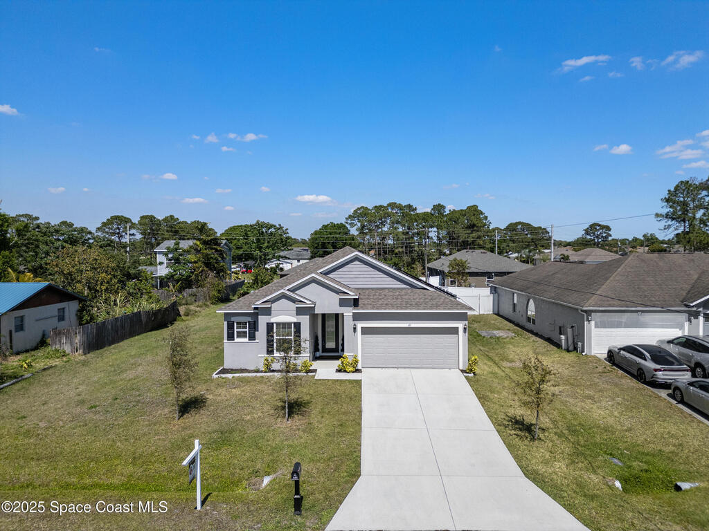 681 Black Horse Street, Palm Bay, FL 32909