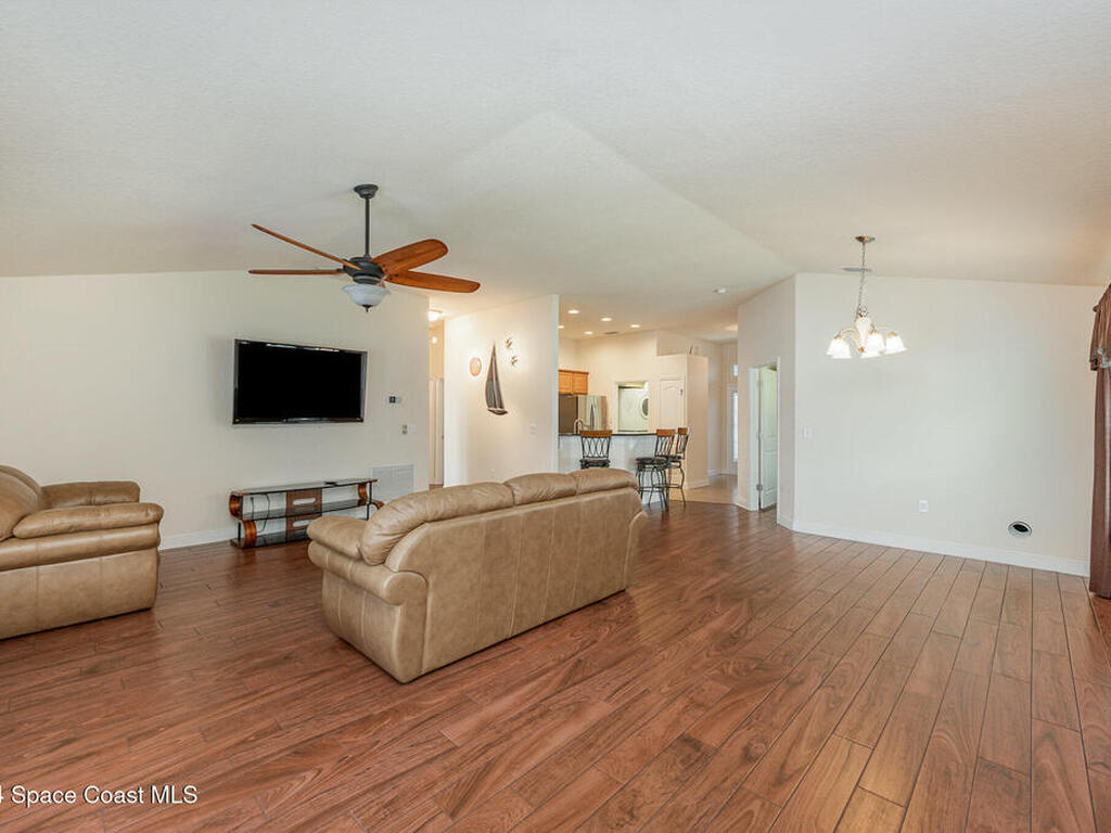 1377 Alaqua Way, Melbourne, FL 32904