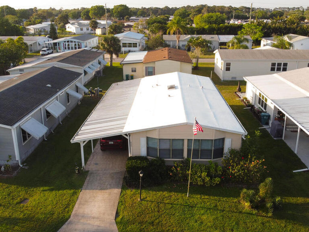 625 Puffin Drive, Barefoot Bay, FL 32976