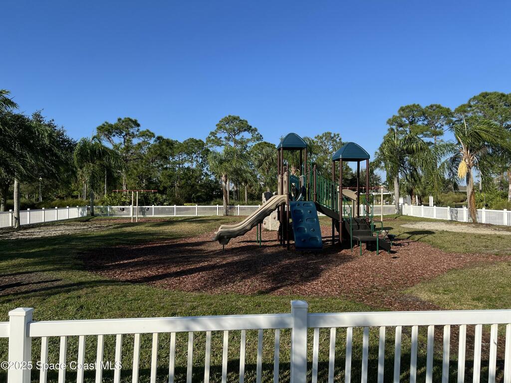2025 Muirfield Way, Palm Bay, FL 32909