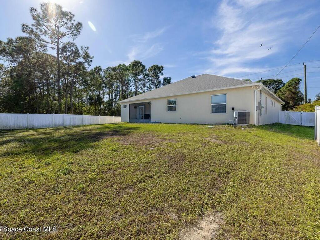 171 Hurley Boulevard, Palm Bay, FL 32908