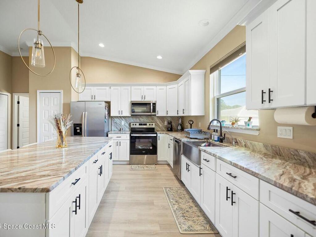 171 Hurley Boulevard, Palm Bay, FL 32908