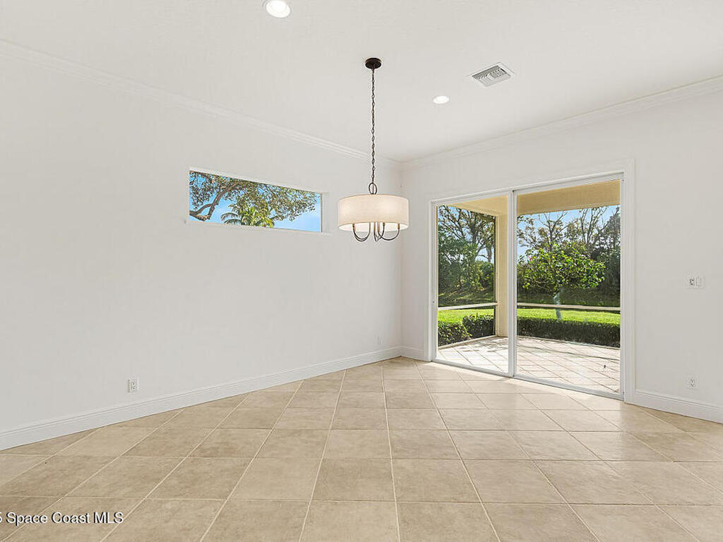 2234 Falls Circle, Vero Beach, FL 32967