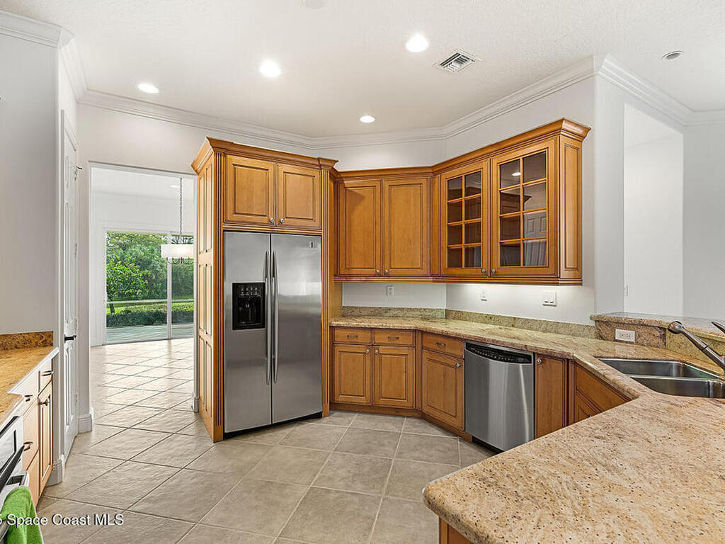 2234 Falls Circle, Vero Beach, FL 32967