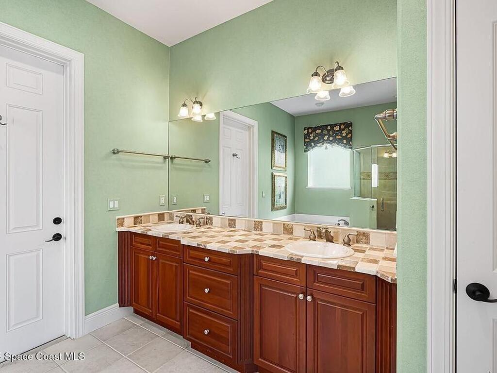 2234 Falls Circle, Vero Beach, FL 32967