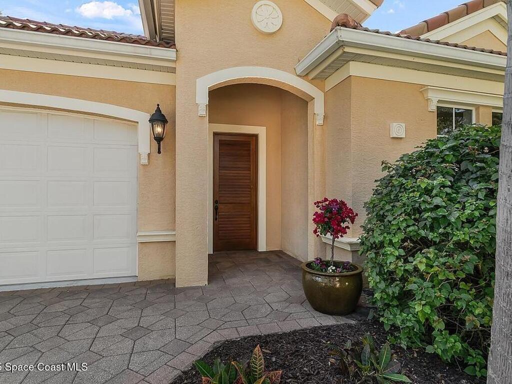 2234 Falls Circle, Vero Beach, FL 32967