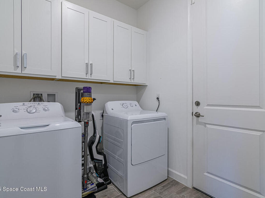 619 Veridian Circle, Palm Bay, FL 32907