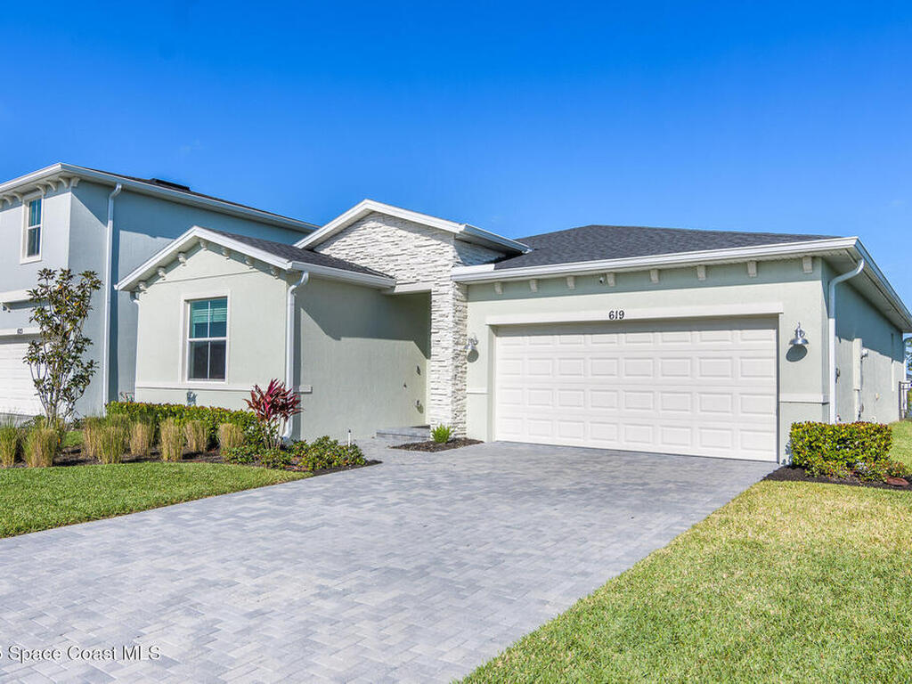 619 Veridian Circle, Palm Bay, FL 32907