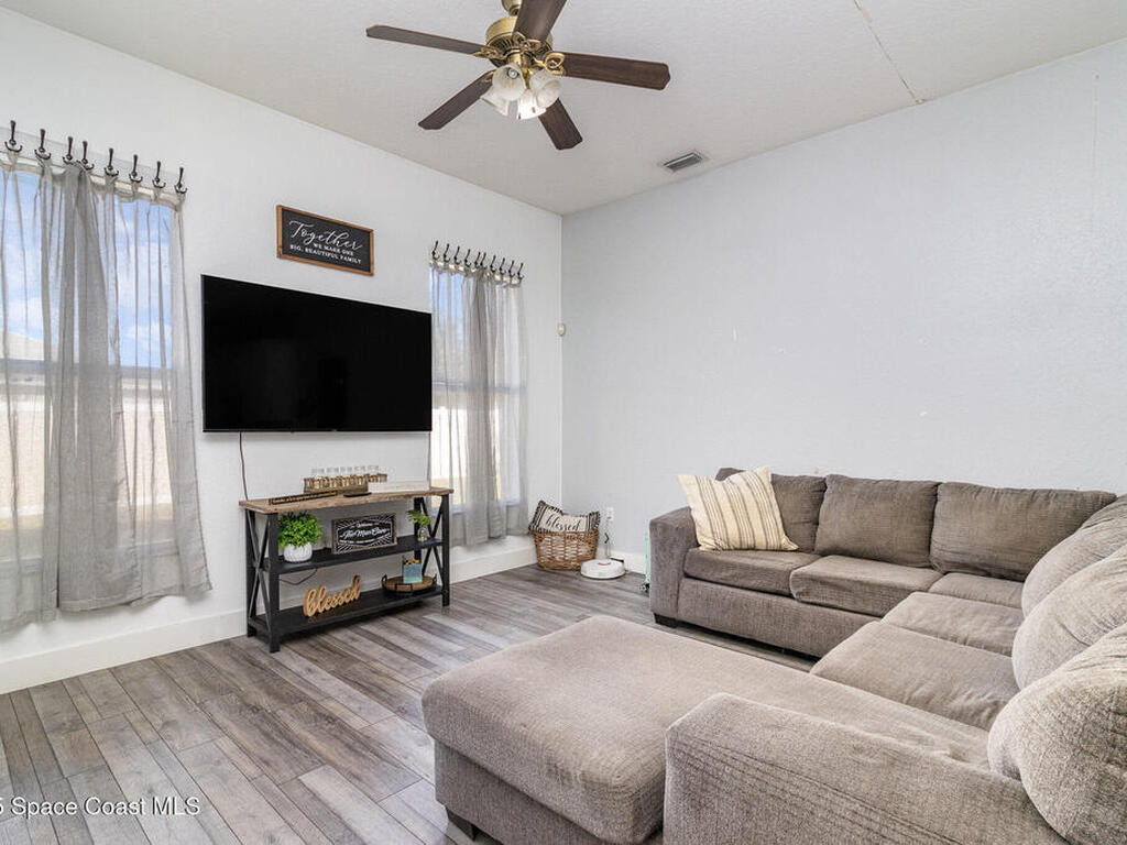 573 Lafayette Street, Palm Bay, FL 32908