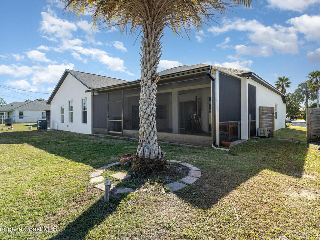 573 Lafayette Street, Palm Bay, FL 32908