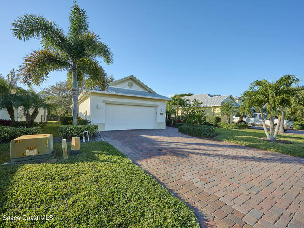 443 11th Square, Vero Beach, FL 32962