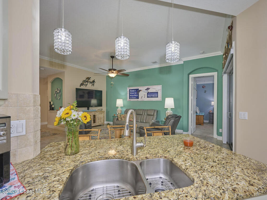 443 11th Square, Vero Beach, FL 32962