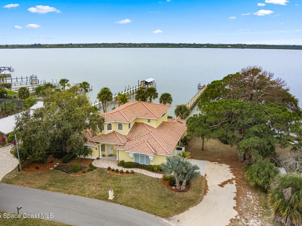 1999 S Misty Harbor Place, Merritt Island, FL 32952