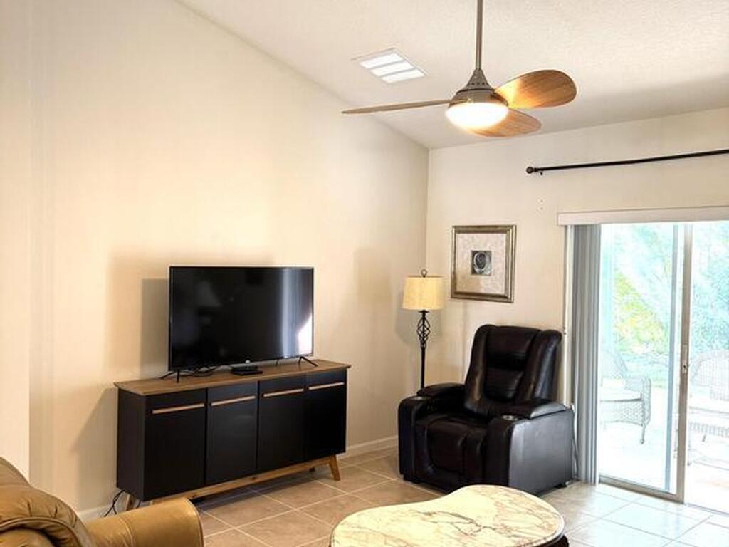 1208 Briarcliff Court, Sebastian, FL 32958