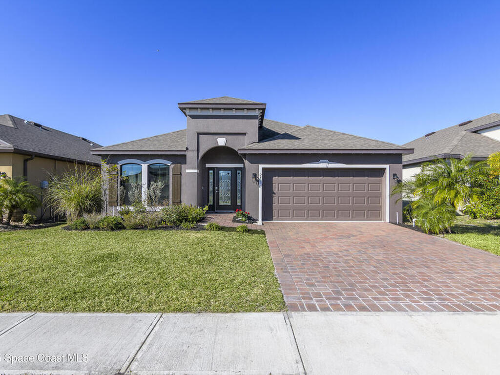280 Wiregrass Avenue, West Melbourne, FL 32904