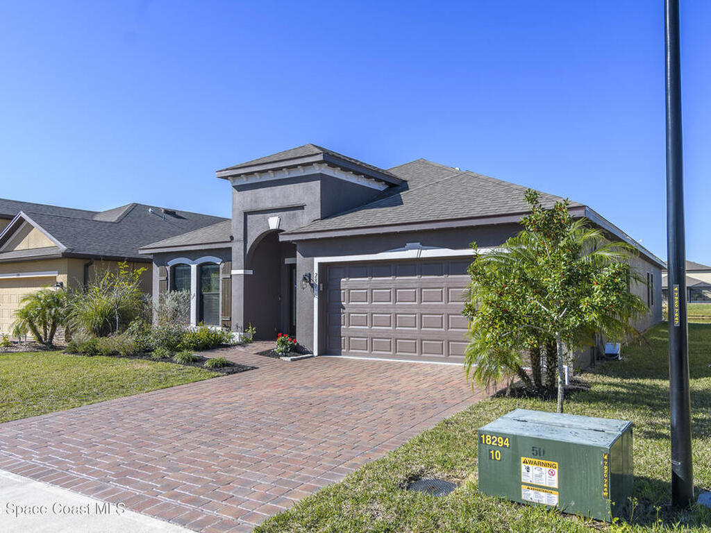 280 Wiregrass Avenue, West Melbourne, FL 32904