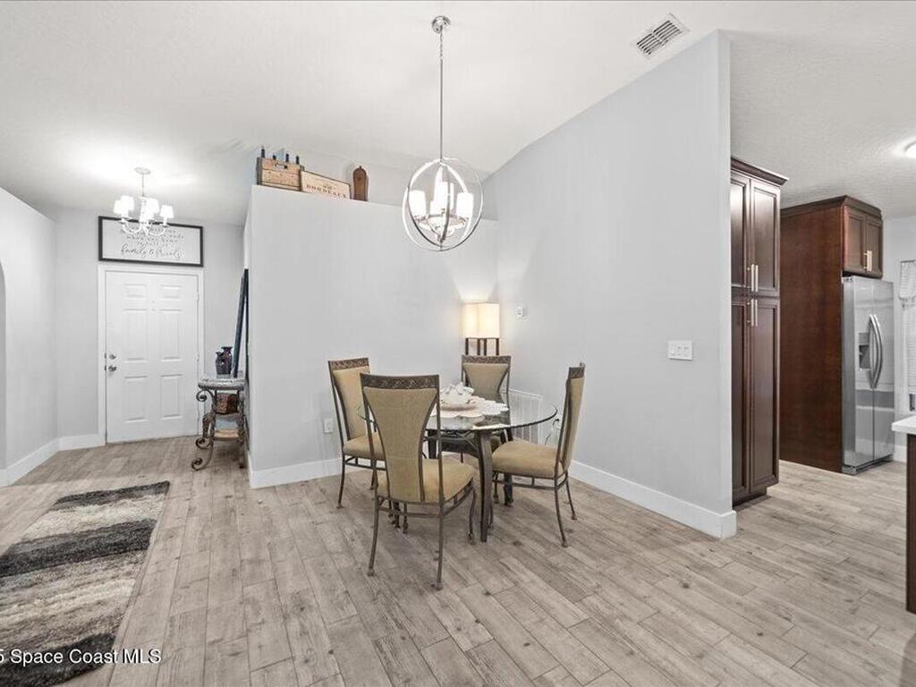 1237 White Oak Circle, Melbourne, FL 32934