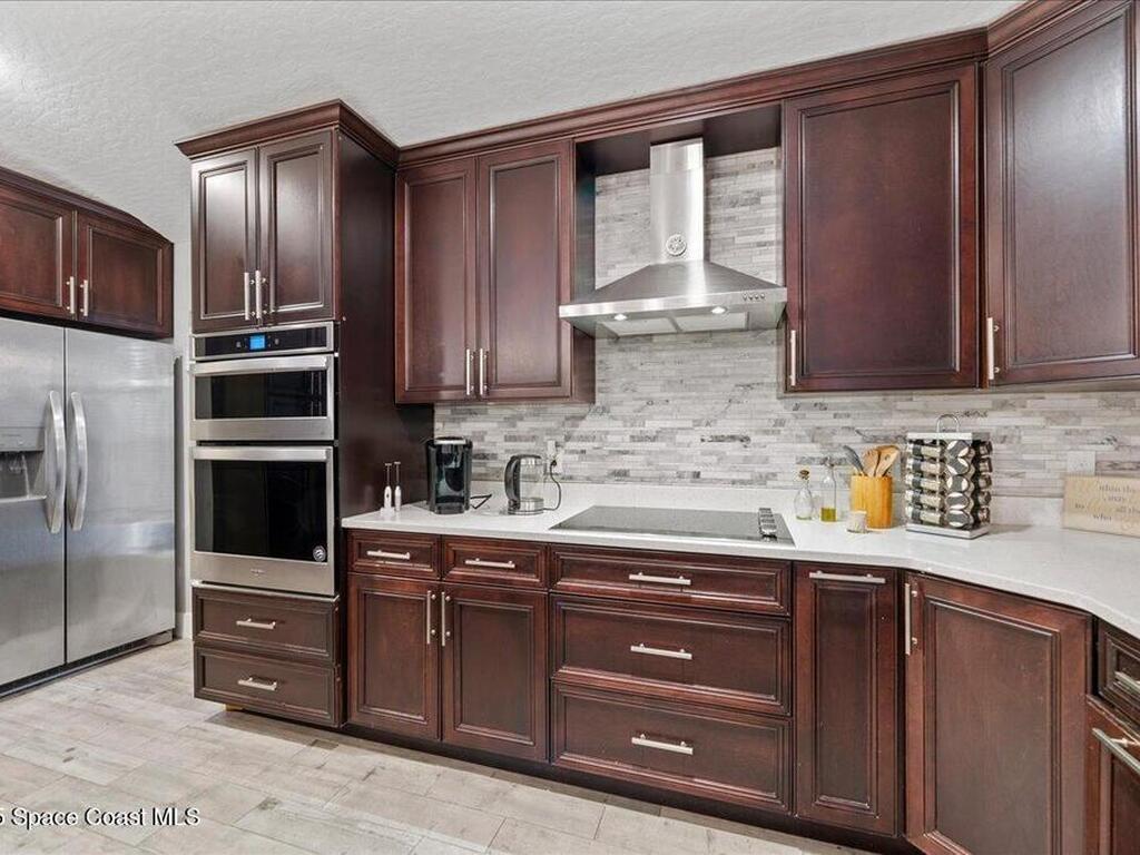1237 White Oak Circle, Melbourne, FL 32934