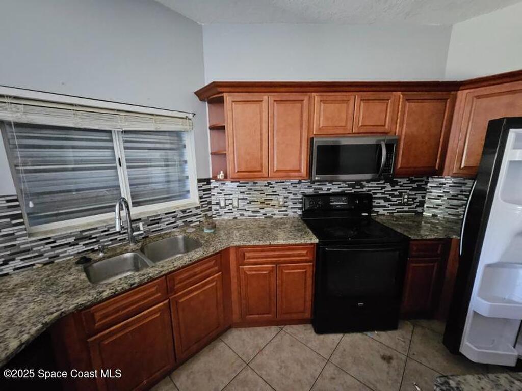 2445 Fallon Boulevard, Palm Bay, FL 32907