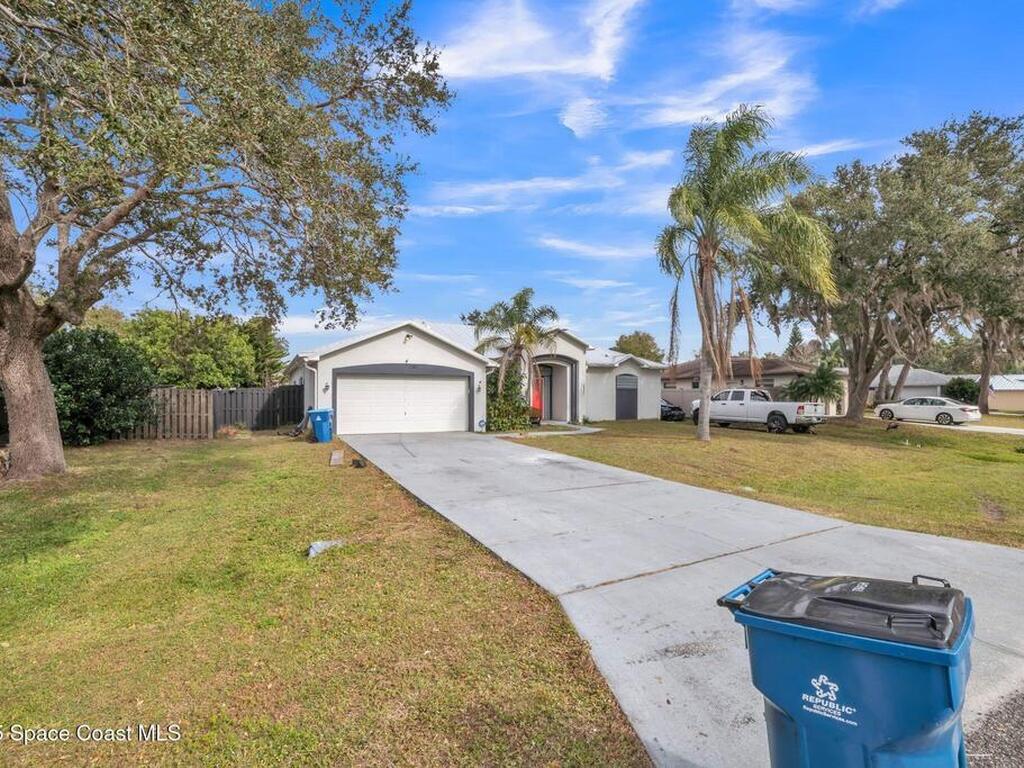 2445 Fallon Boulevard, Palm Bay, FL 32907