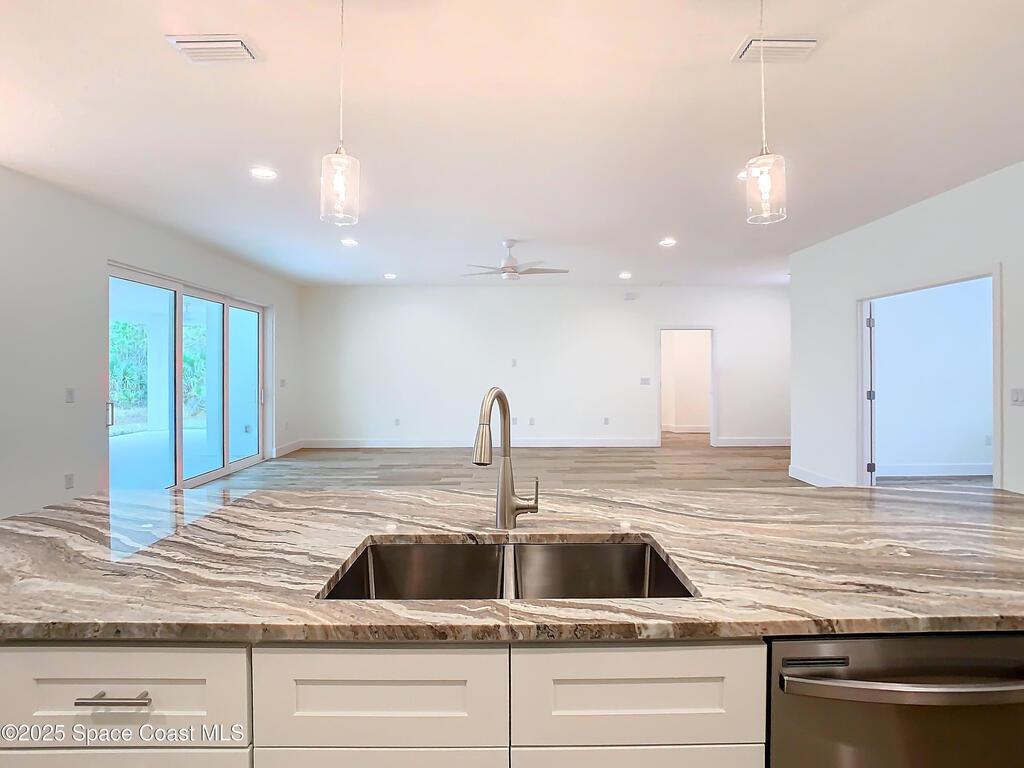 6110 Brabrook Avenue, Grant, FL 32949