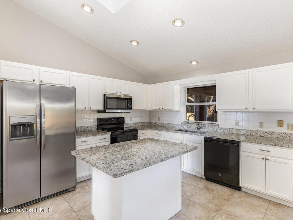 6146 Brabrook Avenue, Grant, FL 32949
