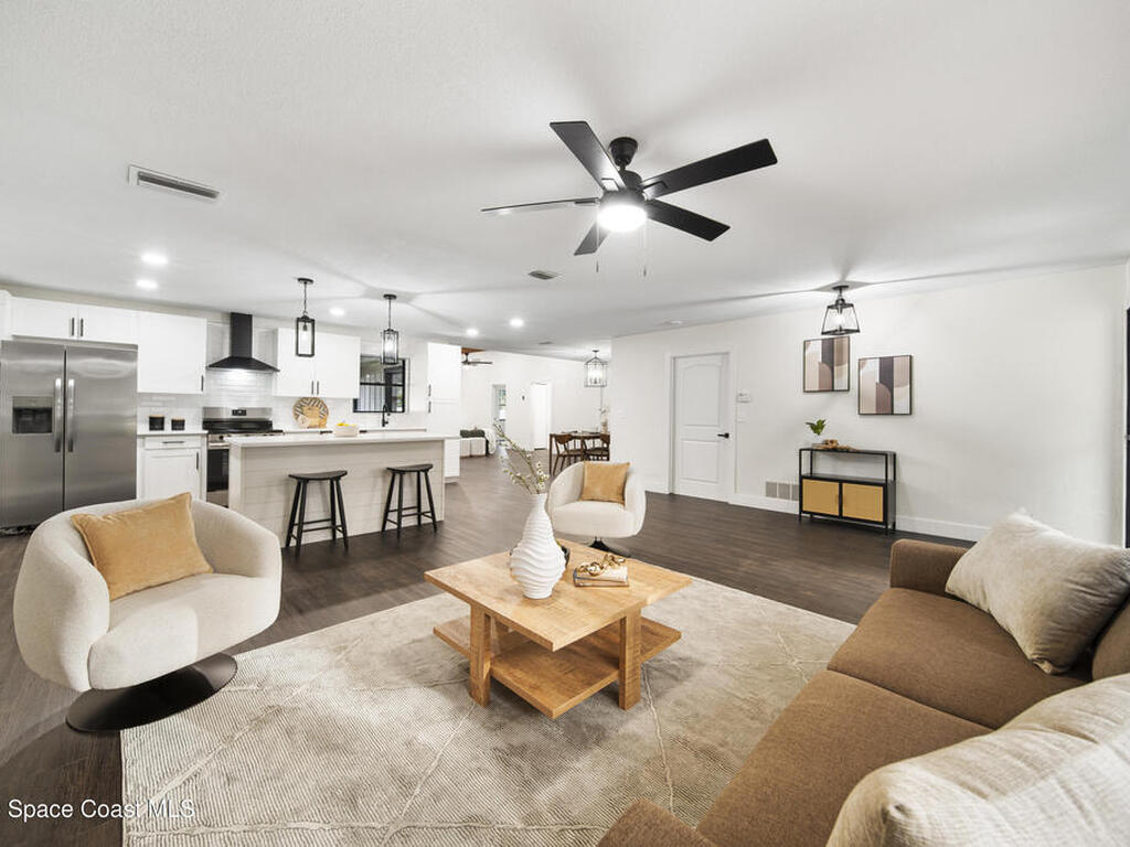 1523 N Beach Street, Ormond Beach, FL 32174