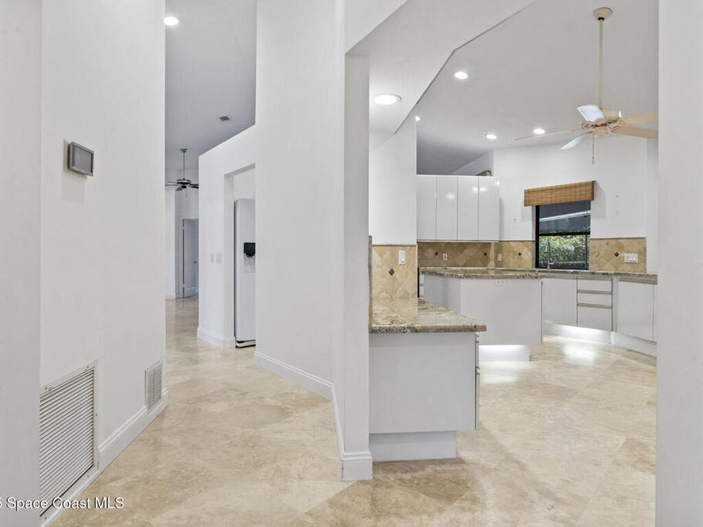 1121 SW Forest Hill Cove, Port St. Lucie, FL 34986
