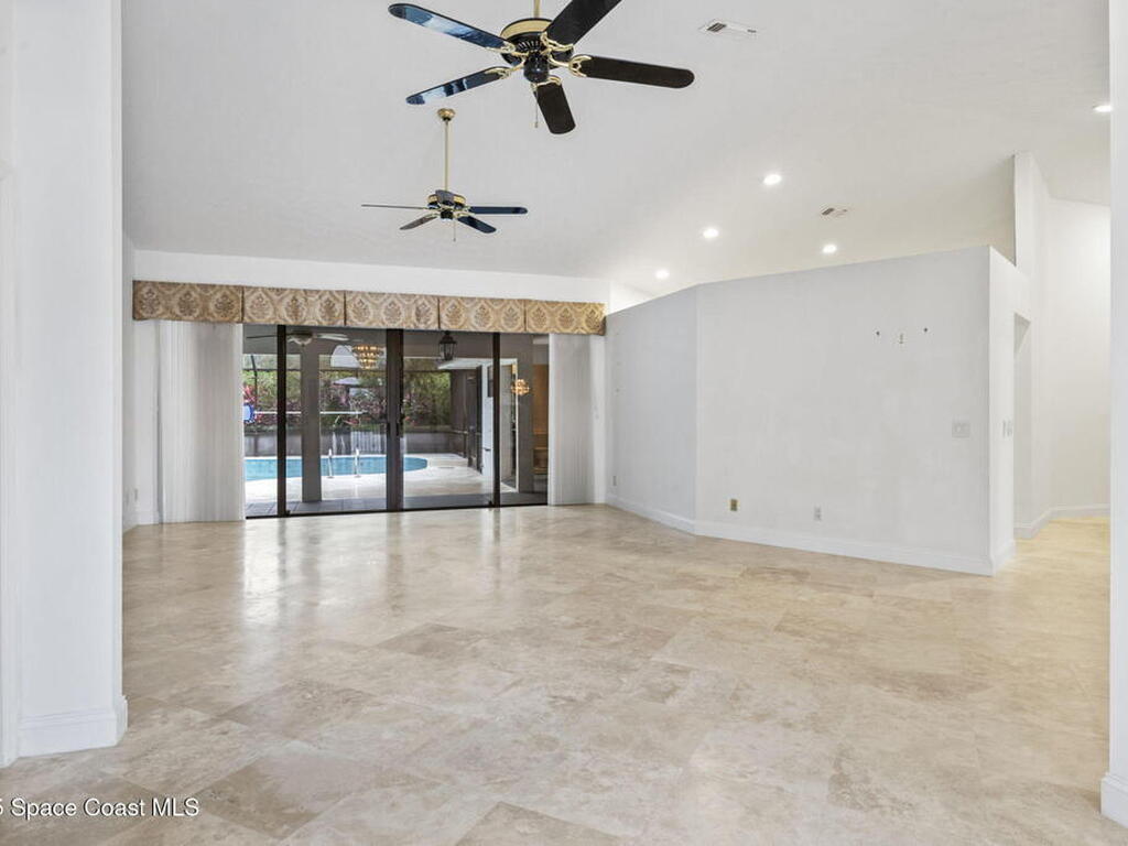 1121 SW Forest Hill Cove, Port St. Lucie, FL 34986