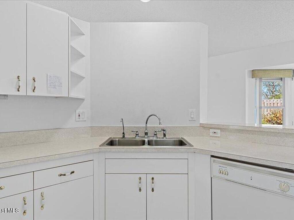 212 Crystal Lake Road, Melbourne, FL 32901