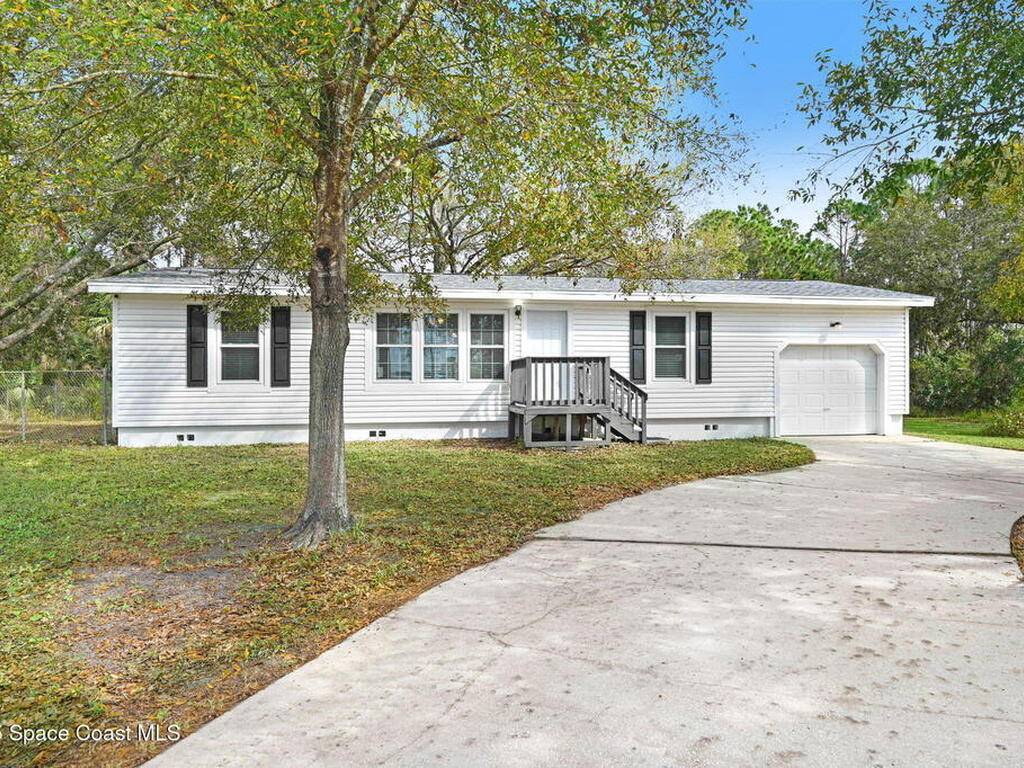 501 Santo Domingo Avenue, Palm Bay, FL 32908
