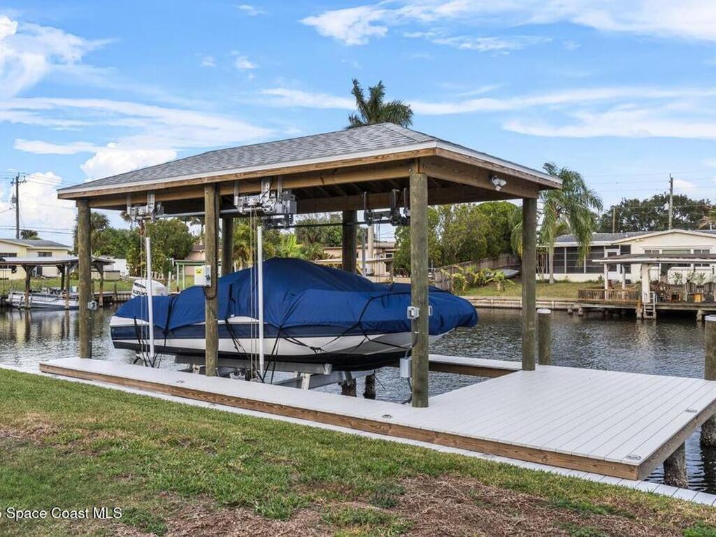 940 Waikiki Drive, Merritt Island, FL 32953