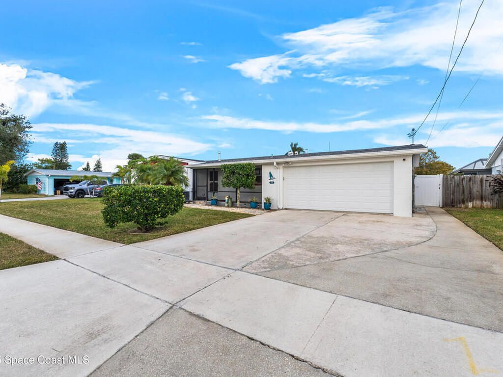 940 Waikiki Drive, Merritt Island, FL 32953