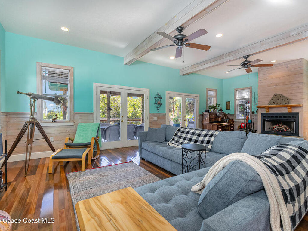 48 Vip Island, Grant, FL 32949