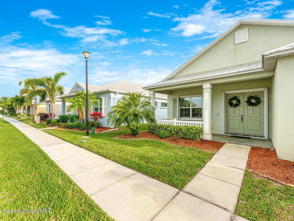 563 Heming Way, Melbourne, FL 32901