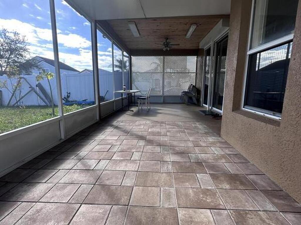 2893 Glasbern Circle, Melbourne, FL 32904