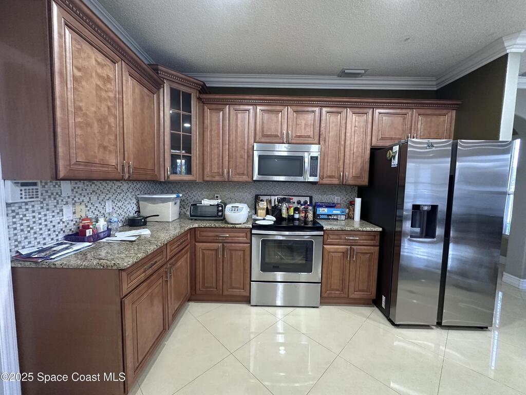2893 Glasbern Circle, Melbourne, FL 32904
