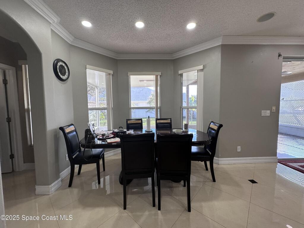 2893 Glasbern Circle, Melbourne, FL 32904