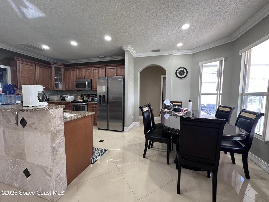 2893 Glasbern Circle, Melbourne, FL 32904