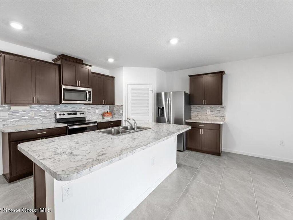 458 Haleybury Street, Palm Bay, FL 32908