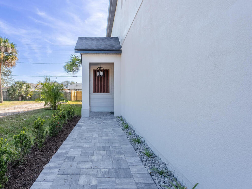 121 Jefferson Avenue, Cape Canaveral, FL 32920