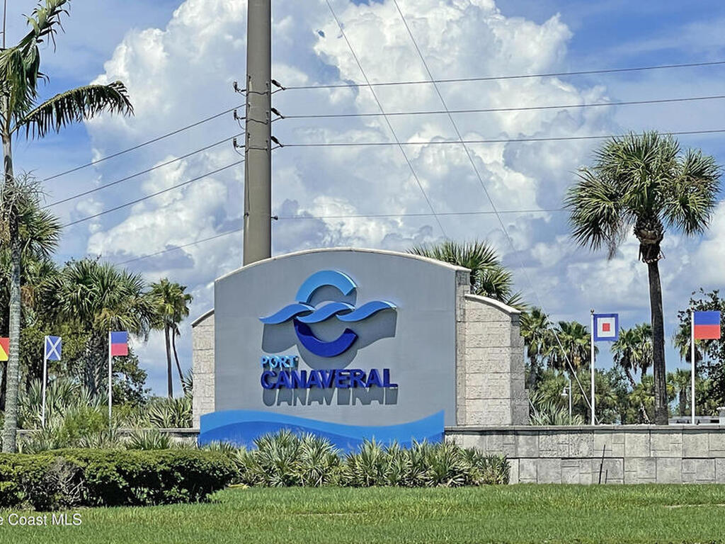 121 Jefferson Avenue, Cape Canaveral, FL 32920
