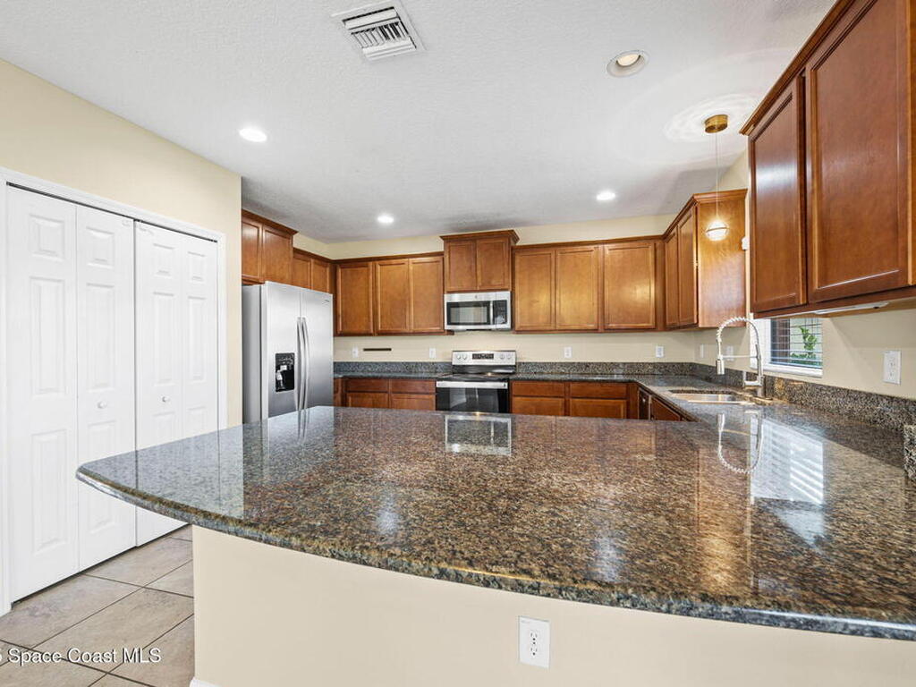 640 Fiddleleaf Circle, West Melbourne, FL 32904
