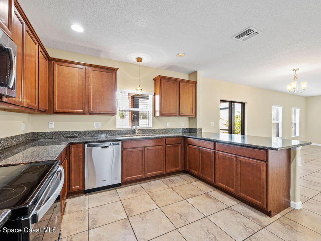 640 Fiddleleaf Circle, West Melbourne, FL 32904