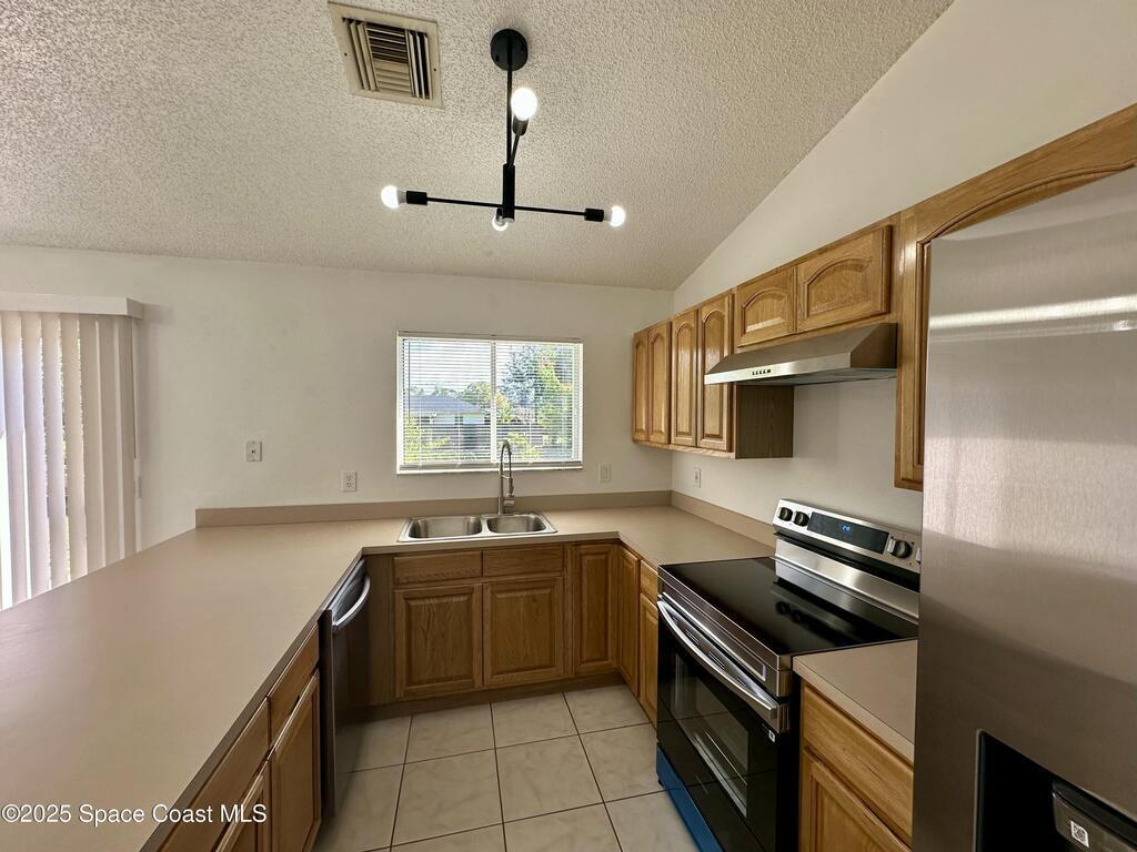 454 Vin Rose Circle, Palm Bay, FL 32909