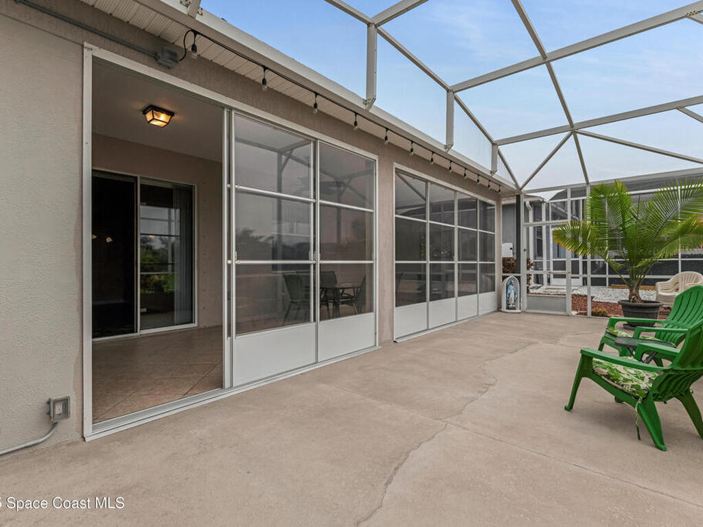 323 Mariners Gate Drive, Edgewater, FL 32141
