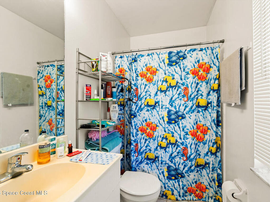 955 Dolphin Avenue, Sebastian, FL 32958