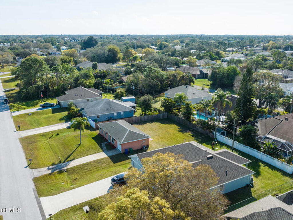 955 Dolphin Avenue, Sebastian, FL 32958