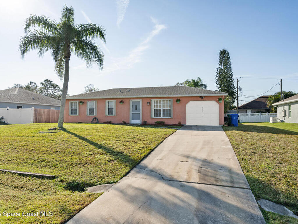 955 Dolphin Avenue, Sebastian, FL 32958