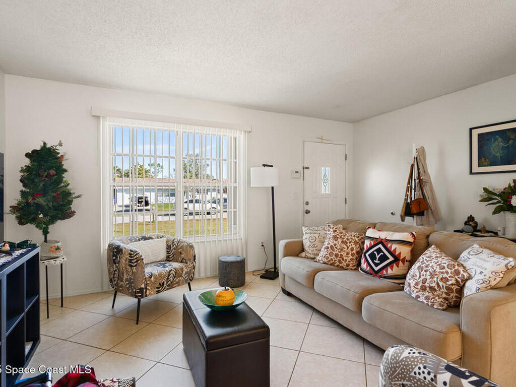 955 Dolphin Avenue, Sebastian, FL 32958